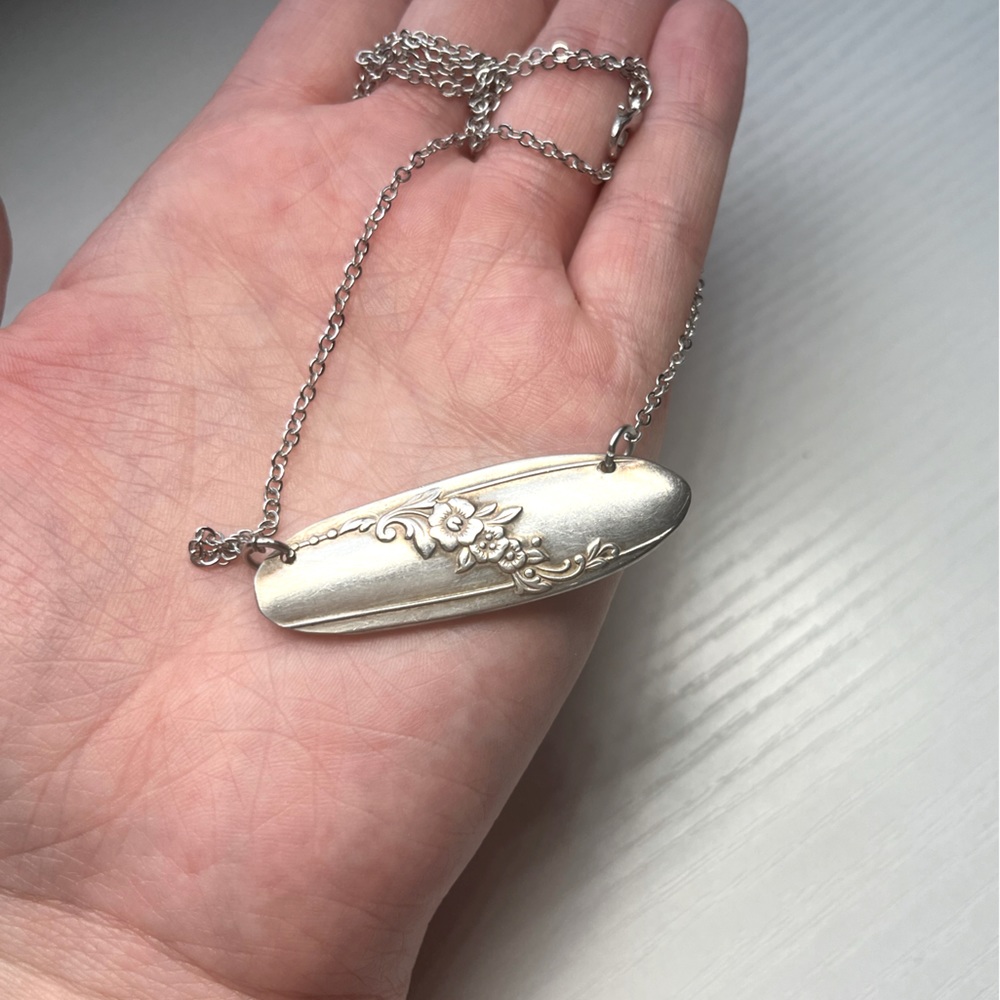 Sterling Silver.925 handmade floral bar necklace.